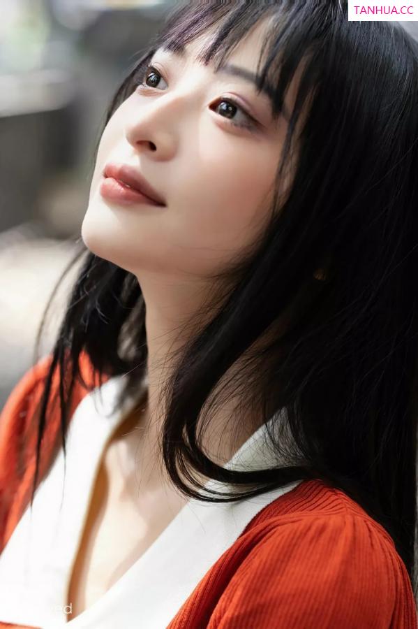   [XiuRen]高清写真图 2025.05.08 No.10247 茂木希子 橙色T恤第6张图片